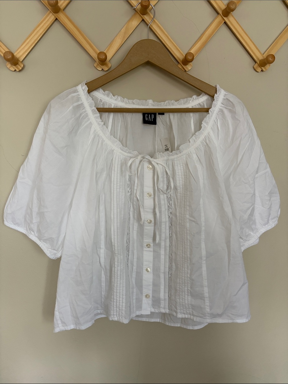 White crop lace tie blouse - Picture 4 of 6